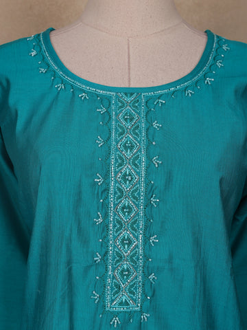 Green Solid Casual Cotton Kurti - Diadem