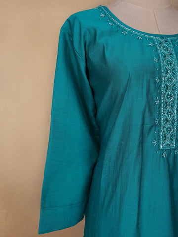 Green Solid Casual Cotton Kurti - Diadem