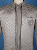 Grey Arrow Design Jacquard Men's Suit with Embroidered Collar and Pocket Detailing