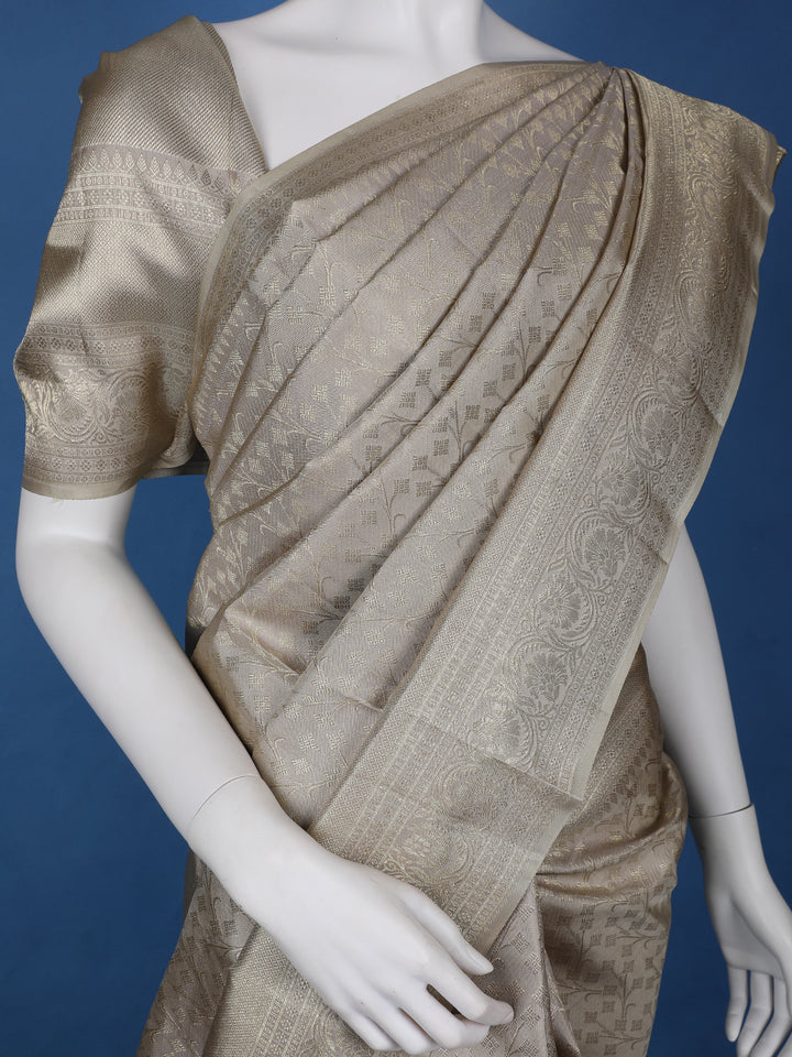 Ivory Floral Woven Pure Kanchipuram Silk Saree - Diadem