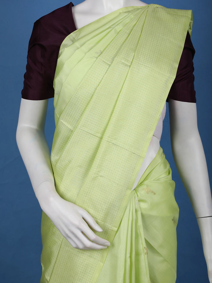 Light Green Checked Woven Pure Kanchipuram Silk Saree - Diadem