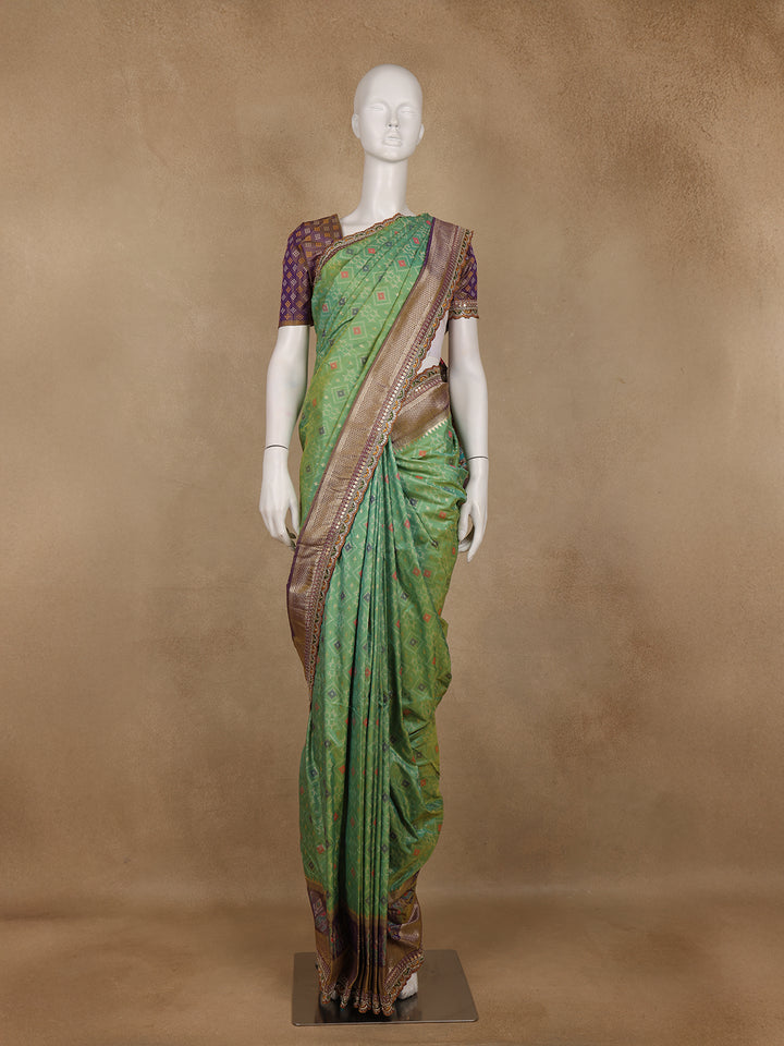 Light Green Geometric Diamond Designed Silk Saree - Diadem