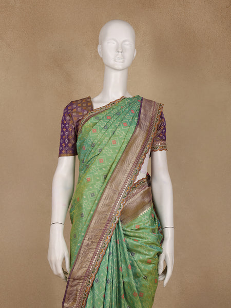 Light Green Geometric Diamond Designed Silk Saree - Diadem