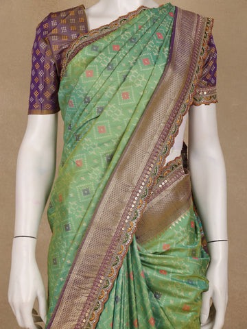 Light Green Geometric Diamond Designed Silk Saree - Diadem