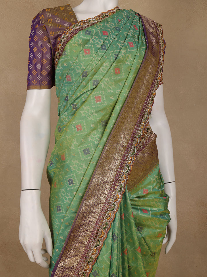 Light Green Geometric Diamond Designed Silk Saree - Diadem