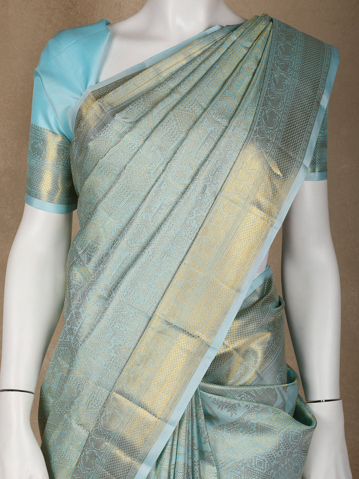 Light Blue Diamond Woven Pure Kanchipuram Silk Saree - Diadem