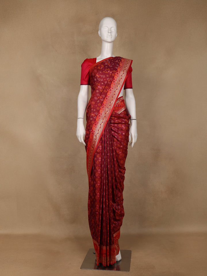 Maroon Geometric Motif pattern Silk Saree - Diadem