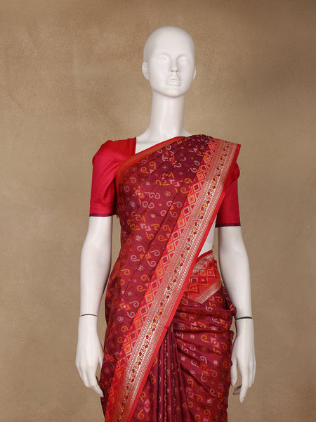 Maroon Geometric Motif pattern Silk Saree - Diadem