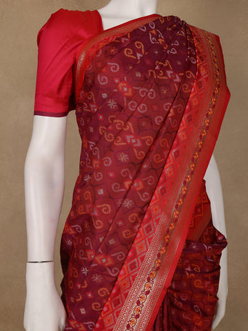 Maroon Geometric Motif pattern Silk Saree - Diadem