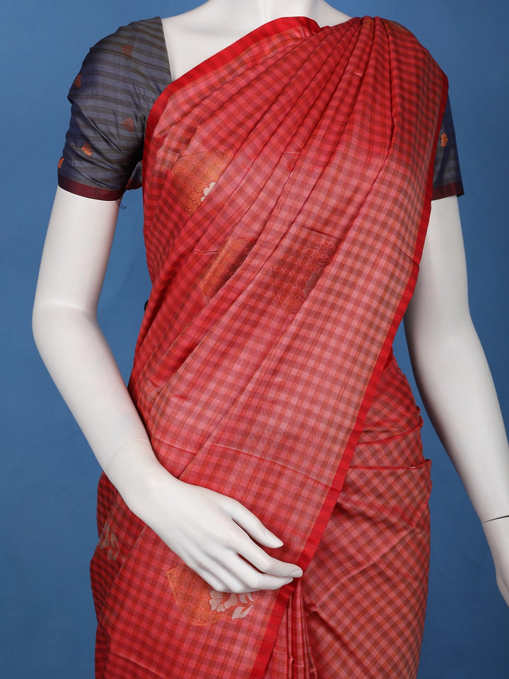 Maroon Red Checked Pattern Silk Saree - Diadem