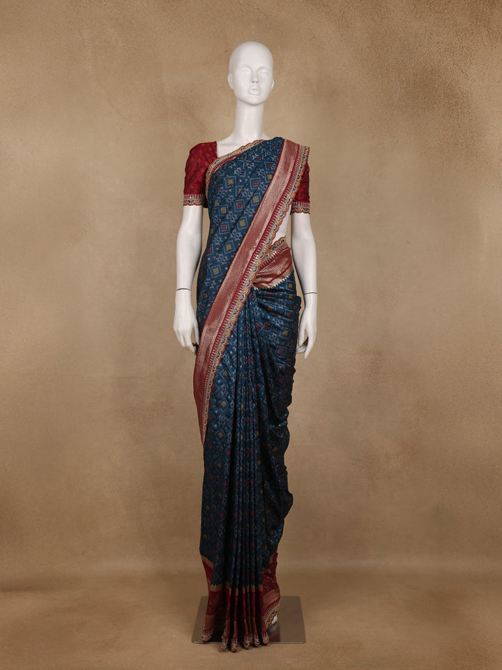 Navy Blue Geometric Diamond Designed Soft Silk Saree - Diadem