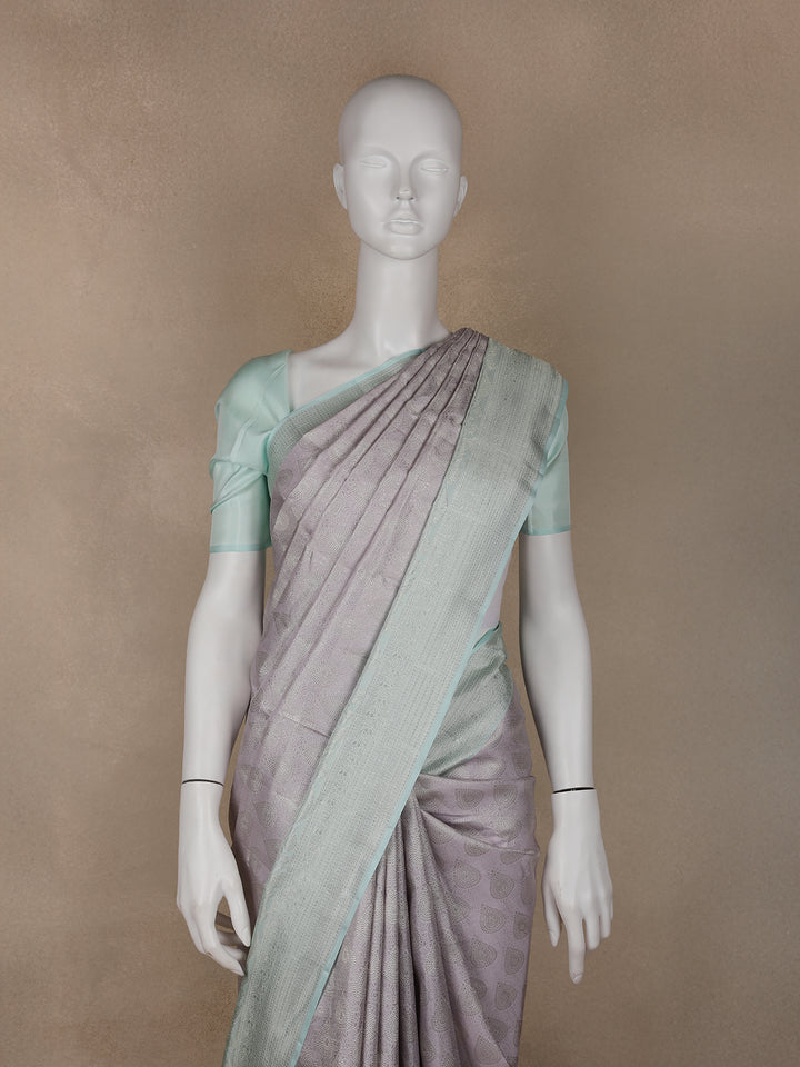 Pale Lavender Floral Woven Pure Kanchipuram Silk Saree - Diadem