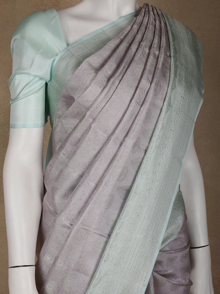 Pale Lavender Floral Woven Pure Kanchipuram Silk Saree - Diadem