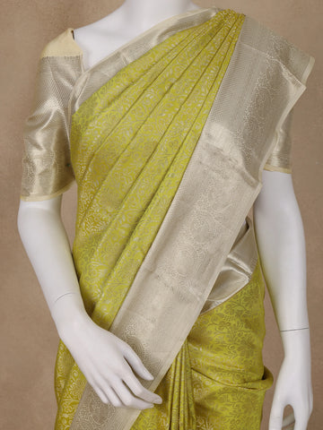 Parrot Green Floral Woven Pure Kanchipuram Silk Saree - Diadem