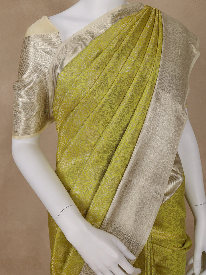 Parrot Green Floral Woven Pure Kanchipuram Silk Saree - Diadem