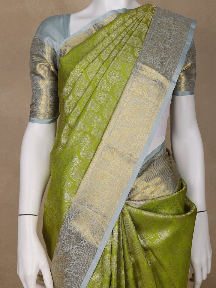 Parrot Green paisley Woven Pure Kanchipuram Silk Saree - Diadem