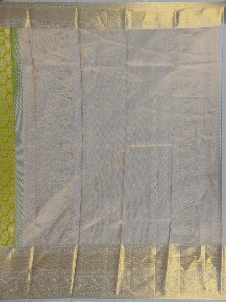 Parrot Green paisley Woven Pure Kanchipuram Silk Saree - Diadem