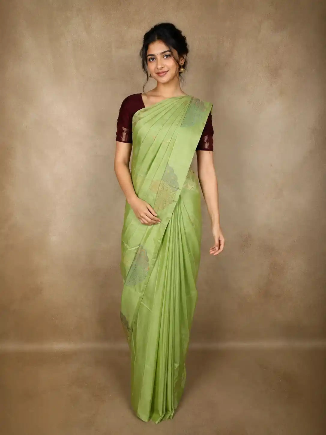 Pista Green Butta Zari Woven Design Pure Kanchipuram Silk Saree