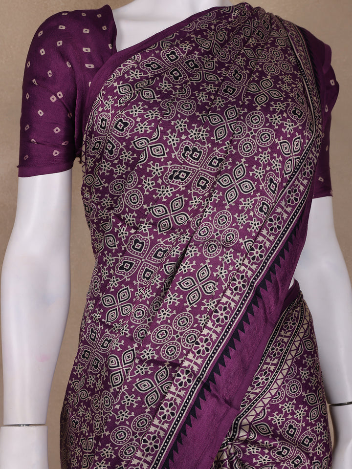 Purple Bandhani-Style Geometric Print Mul Mul Cotton Saree - Diadem