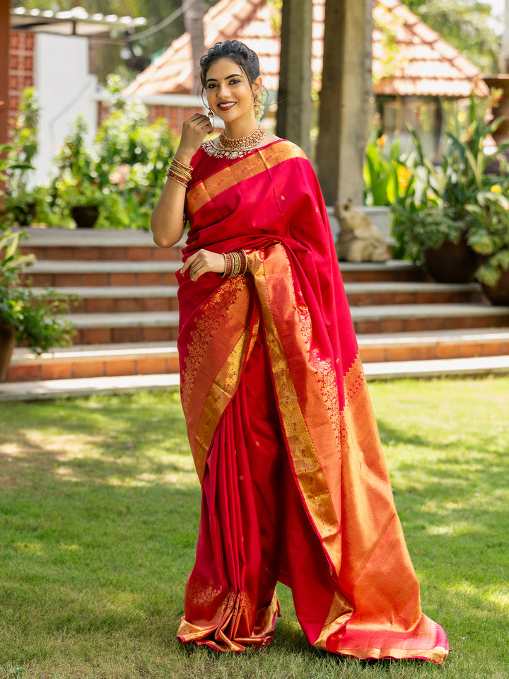 Red Floral Woven Pure Kanchipuram Silk Saree - Diadem