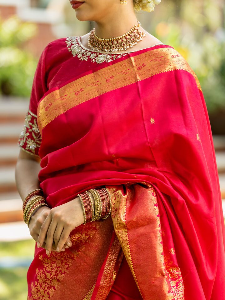 Red Floral Woven Pure Kanchipuram Silk Saree - Diadem