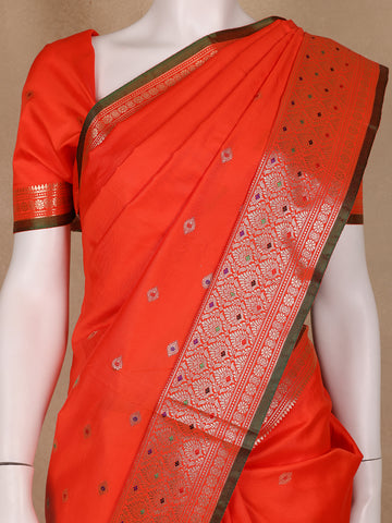 Red Floral And Diamond Mtif Zari Weaving Soft Silk Saree - Diadem