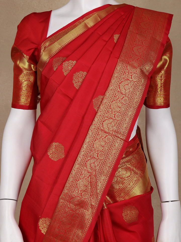 Red Floral Woven Pure Kanchipuram Silk Saree - Diadem