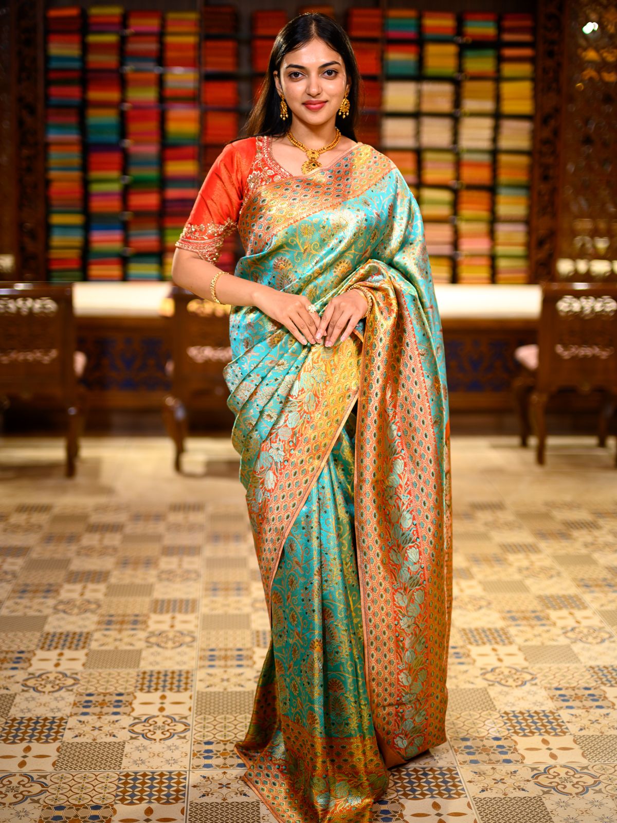 Turquoise Blue Floral Zari Woven Design Pure Kanchipuram Silk Saree with Contrast Zari Border