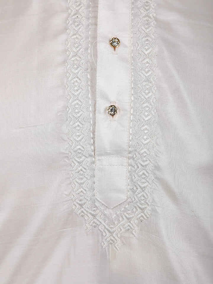White Solid Silk Kurta For Men - Diadem