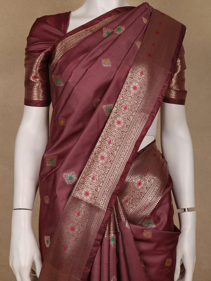Wine Maroon Floral Butta Woven Pure Kanchipuram Silk Saree - Diadem