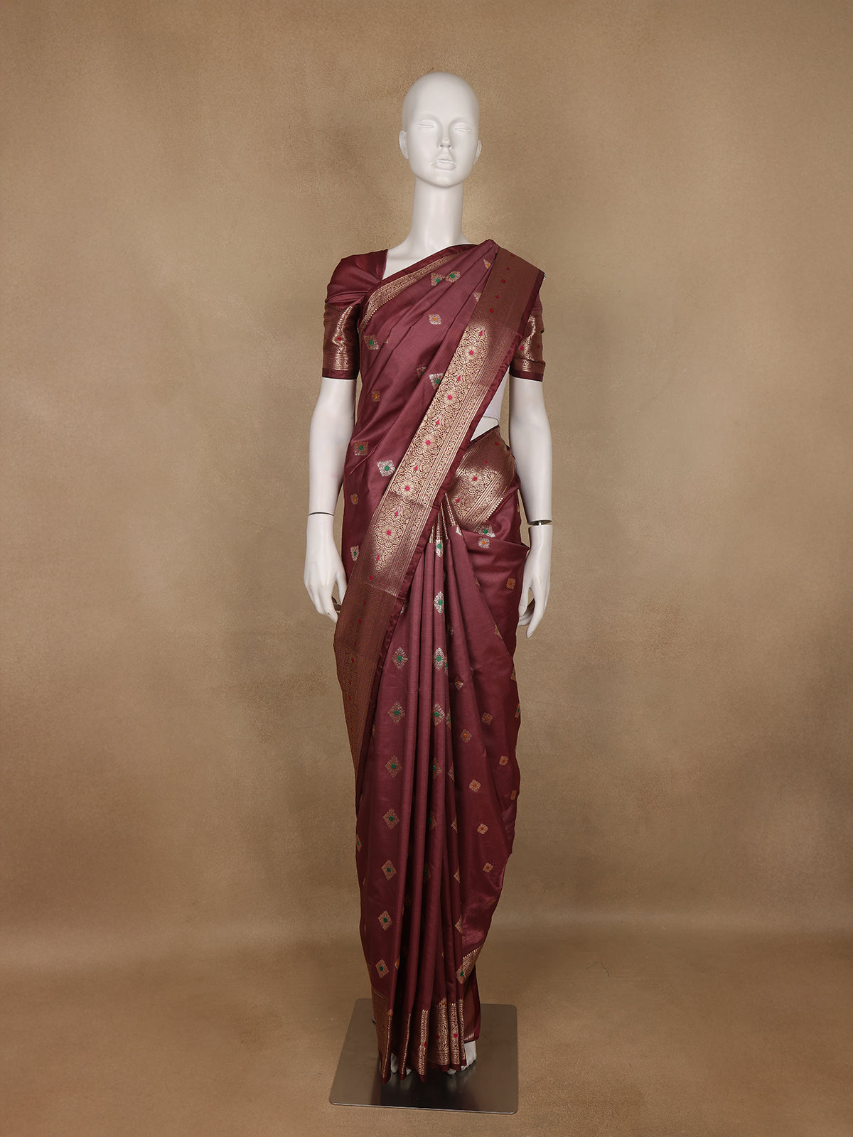 Wine Maroon Floral Butta Woven Pure Kanchipuram Silk Saree - Diadem