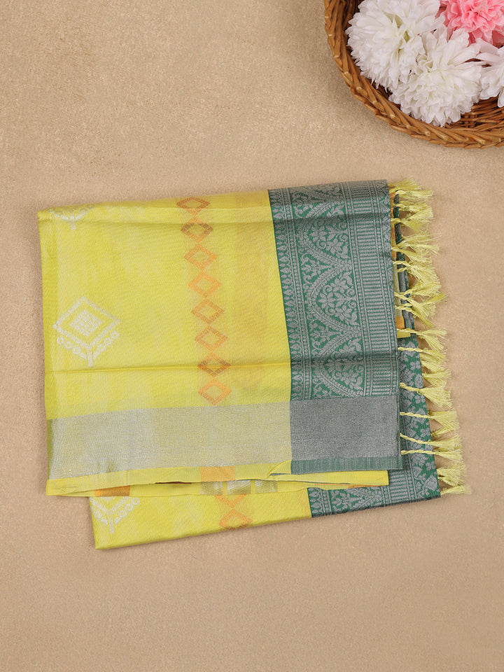 Yellow Geometric Diamond Designed Silk Saree - Diadem
