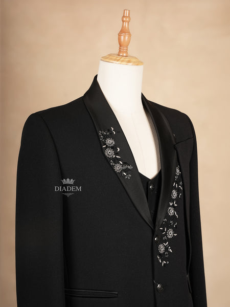 Floral Embroidery Black Coat Suit Set with Tie