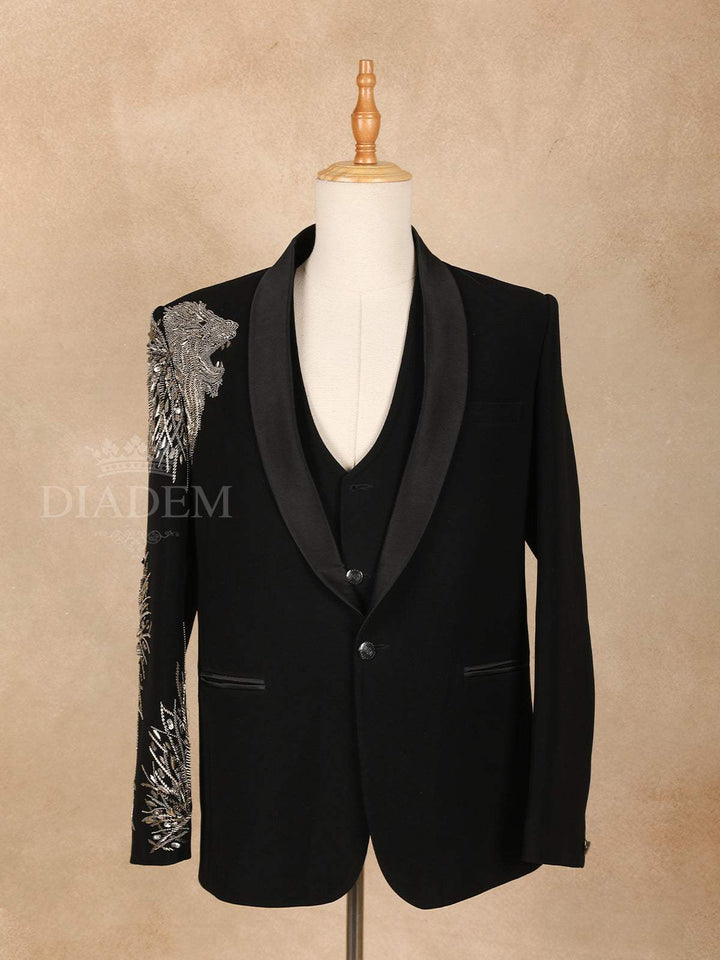 Black Lion Embroidery Coat Suit - Diadem