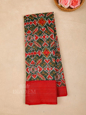 Green Cotton Saree With Geometric Patterns On the Body with Contrast Border - Diadem