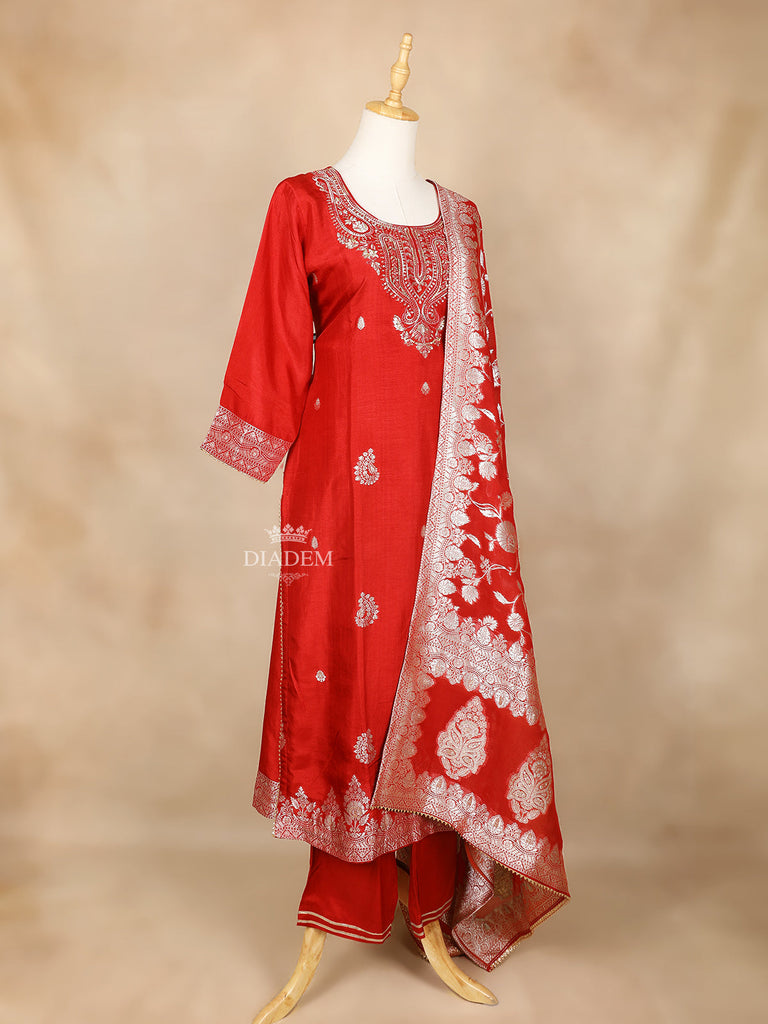 Matching Dupatta 3/4 Sleeve Suit