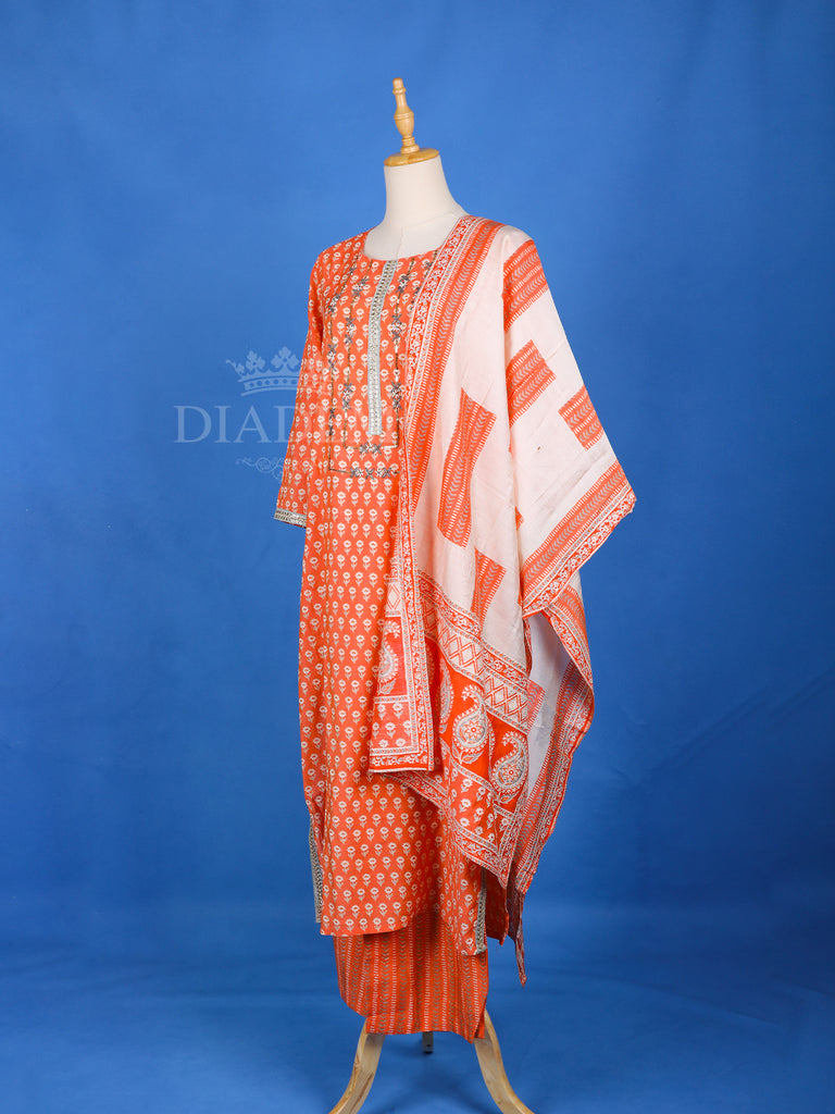 Dupatta U-Neck Suit