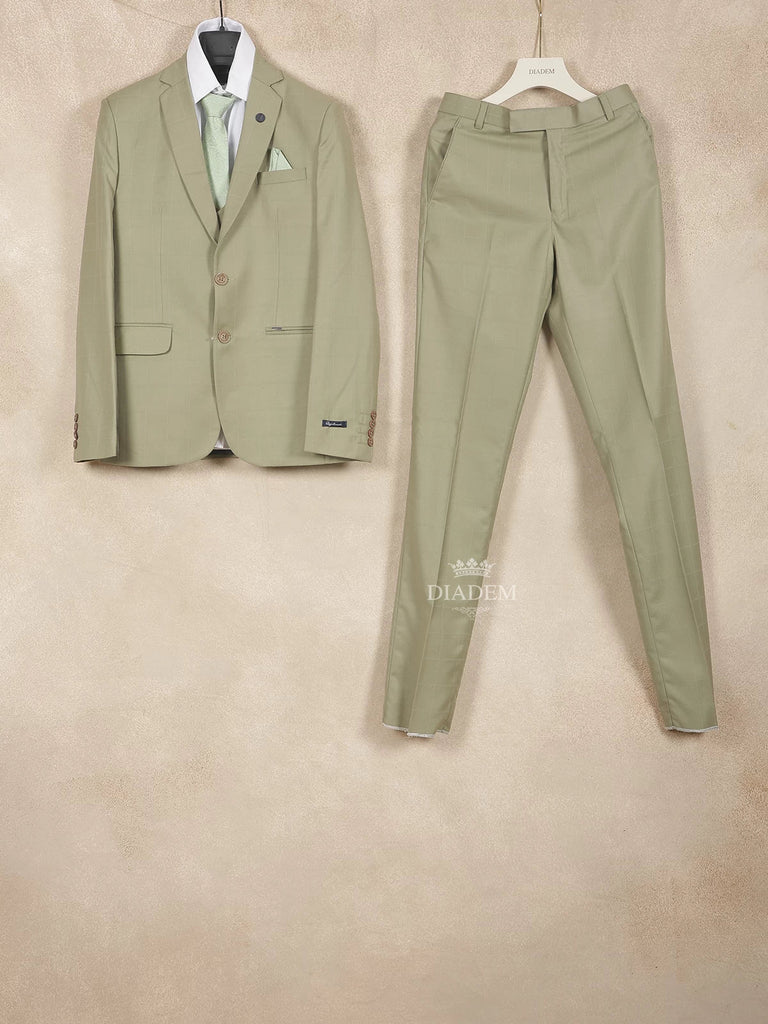 Pista Green Coat Suit with Matching Tie