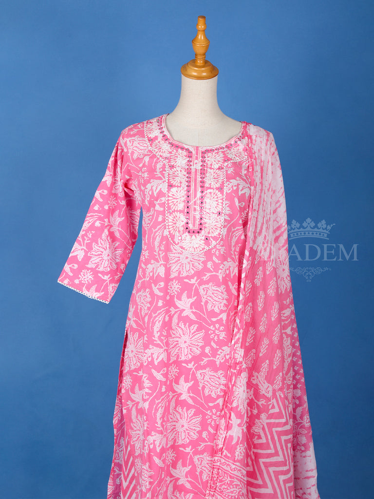 U-Neckline Pink Floral Cotton Salwar Suit