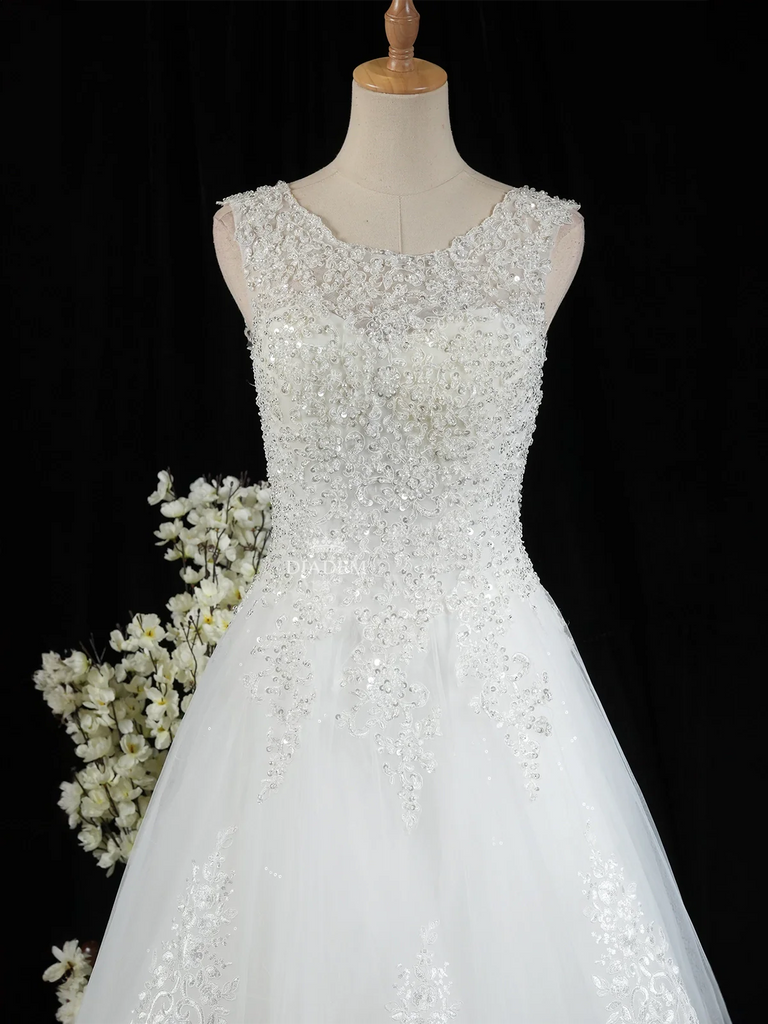  Vines Illusion Neckline White Net Gown