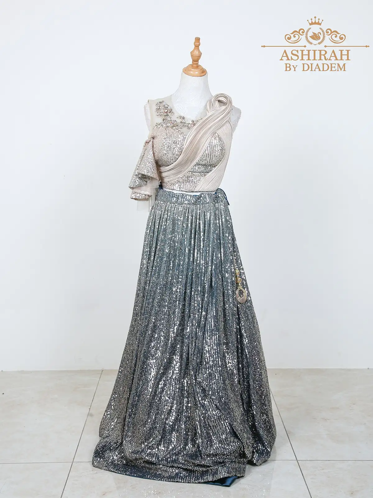 Amazon.com: ETHNIC EMPORIUM Indian Heavy Royal Net Sequin Embellished  Monotone Bridal Lehenga Choli Dupatta Wedding Reception Dress 3378 (blue,  xs) : Clothing, Shoes & Jewelry